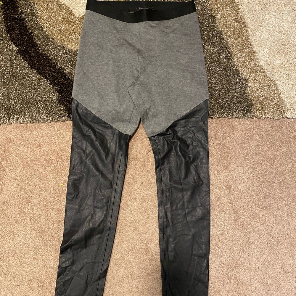 BCBG Maxazria (S) GRY/BLCK Leather Skinny Tights/Pants